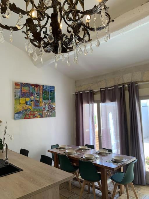 Duplex Familial Au Coeur De La Cite Medievale Aigues-Mortes